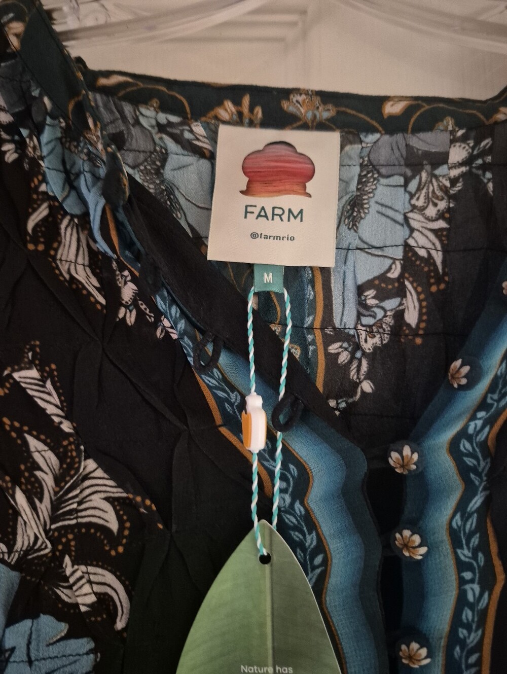 FARM RIO Blossom Tapestry Black Bee Smocked Blouse. NWT MED - Picture 3 of 5